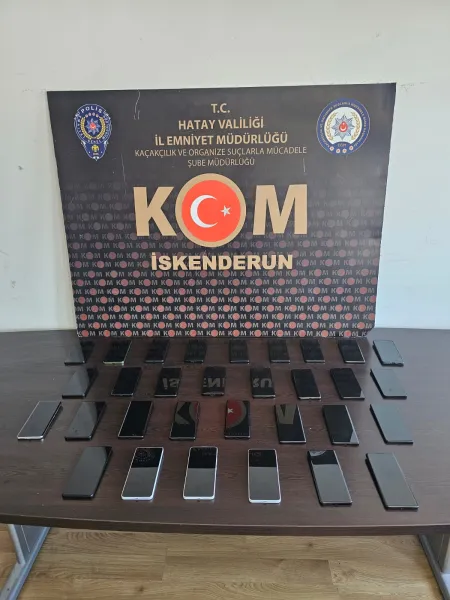 Hatay'da Otobüste Şok Baskın! 31 Kaçak Telefon Ele Geçirildi