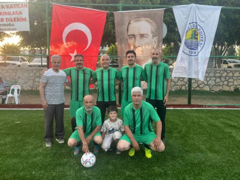 Hataylı Hoca, Takımını Mersin’de Şampiyonluğa Koşturuyor