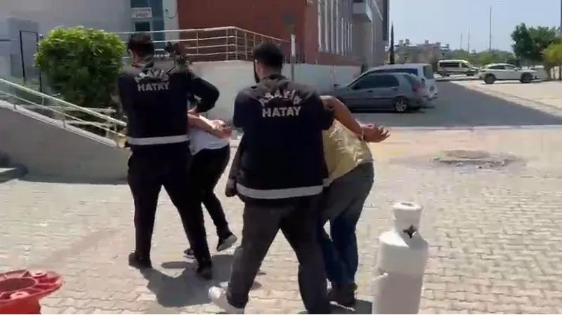 Hırsızlık ve Şiddet Suçundan Aranan Şahıslar İskenderun’da Yakalandı