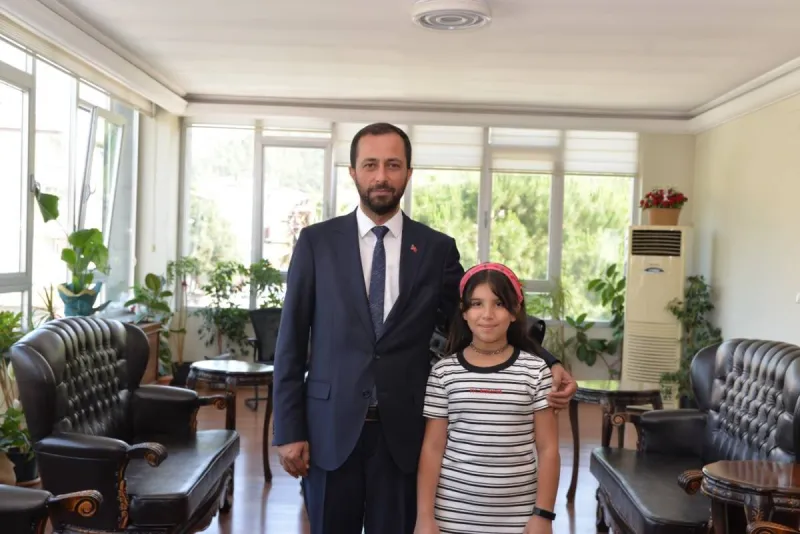 Türkiye Birincisi İklim'e Başkan'dan Uzay Hayalini Gerçekleştiren Hediye!