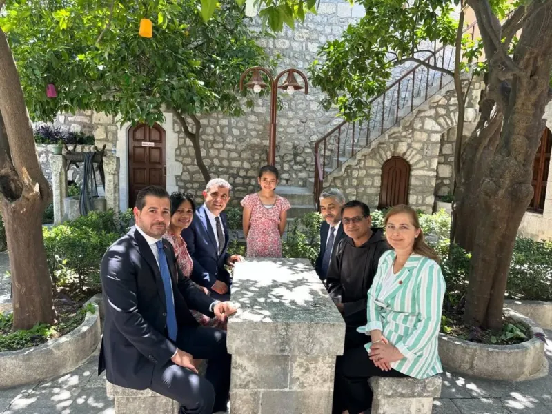 İktidar ve Ana Muhalefet İl Başkanları Kilisede Buluştu