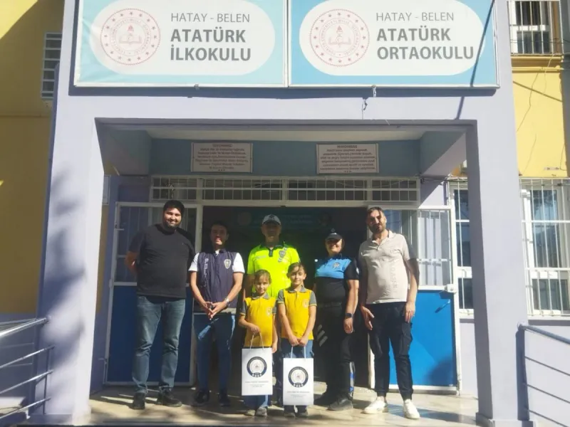 Minik Kahramanlar! Buldukları Parayı Polise Teslim Ettiler