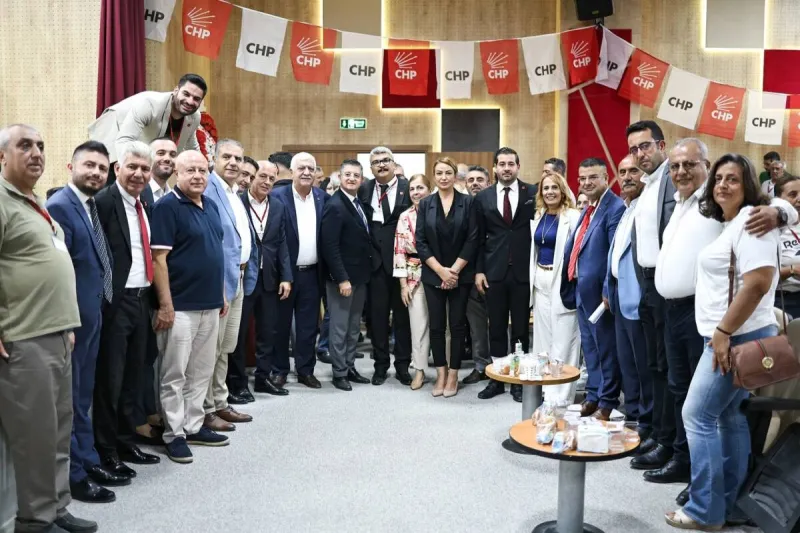 İskenderun CHP'de Sürpriz Yok! Başkan Derin Güven Tazeledi
