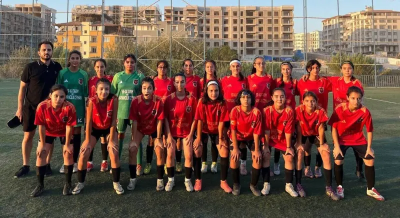 İskenderun Kadın Futbol Takımı: Hatay'ı Fethetti! Şampiyonluk Coşkusu