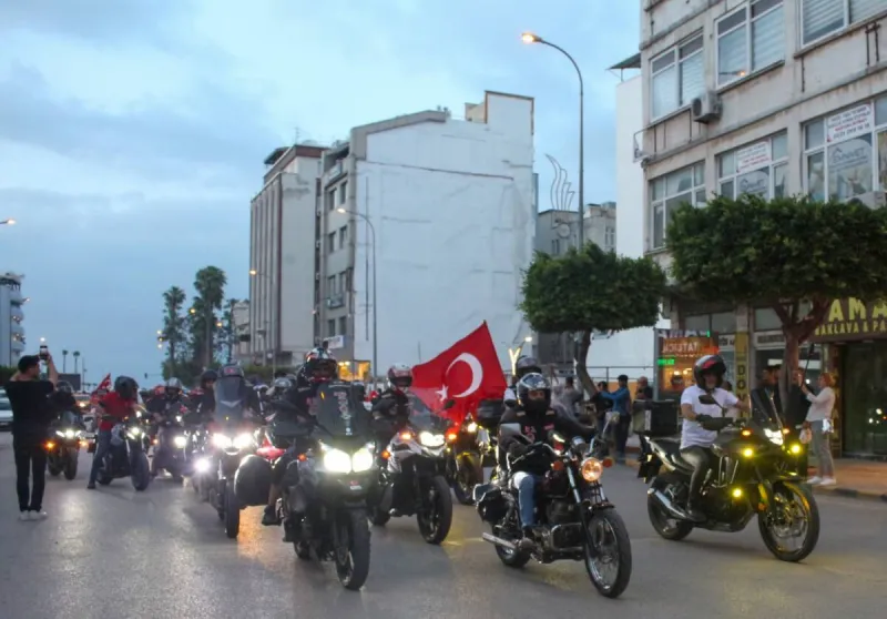 İskenderun’da 19 Mayıs’a Motosikletli Kutlama