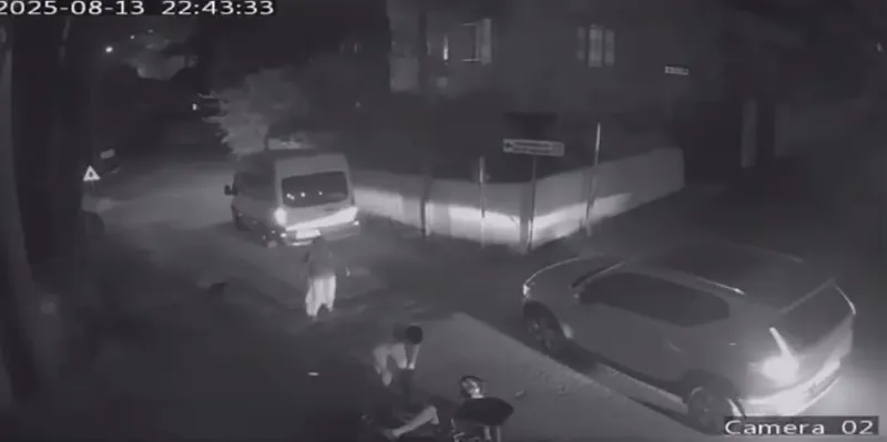 İskenderun’da kaza anı güvenlik kamerasına yansıdı