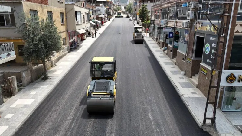 İskenderun’da Yol Yenileme Çalışmaları 15 Kilometreye Ulaştı