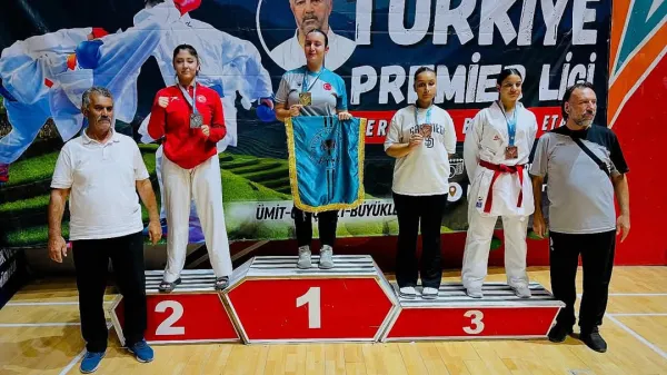 İskenderunlu Ecem Türkiye Karate Şampiyonu Oldu