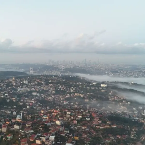 İstanbul Boğazı'nda Gizemli Sis! Şehir Kayboldu Mu?