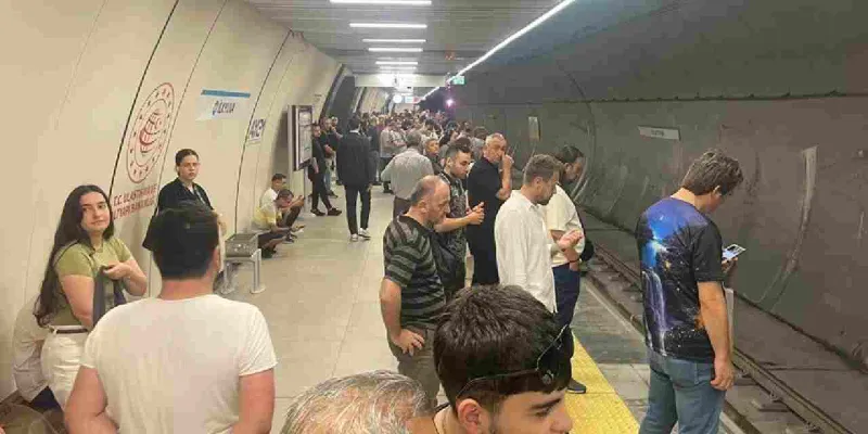İstanbul Metrosunda Büyük Arıza! İşe Gidenler Perişan mı Oldu?