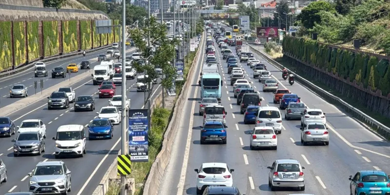 İstanbul'da Trafik Çilesi! Bayramda Yoğunluk Şaşırttı