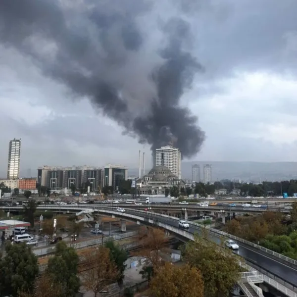 İzmir'de Korkutan Yangın! Gökyüzü Duman Altında Kaldı