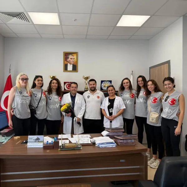 Voleybol Takımından Başhekim Ziyareti! Hatay'da Neler Oluyor?