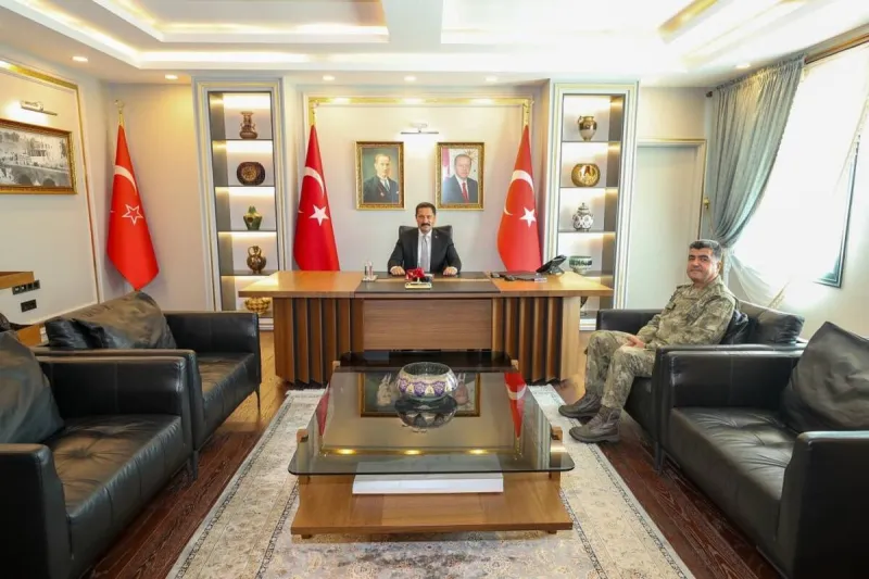 Komutanlardan Hatay Valisi’ne Nezaket Ziyareti