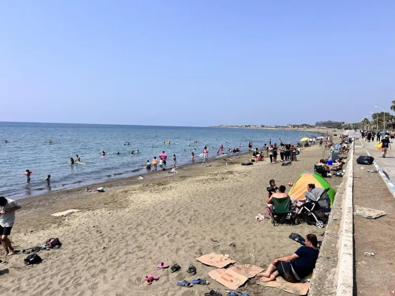 Kurban Bayramı’nda Arsuz Plajı Dolup Taştı