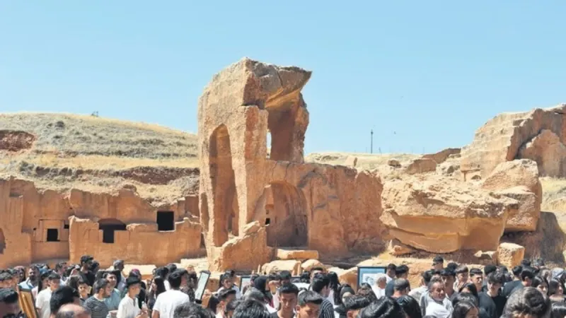 Mardin'de Bayram Coşkusu: Turistler Akın Akın Geliyor!