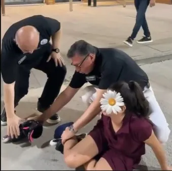 Mehmet Dönmez, Scooter’dan Düşen Kız Çocuğuna Yardım Etti