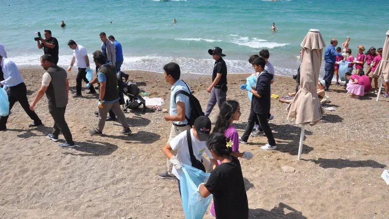 Mersin'de Denizden Çıkanlar Şoke Etti! Sahil Temizliği Faciası