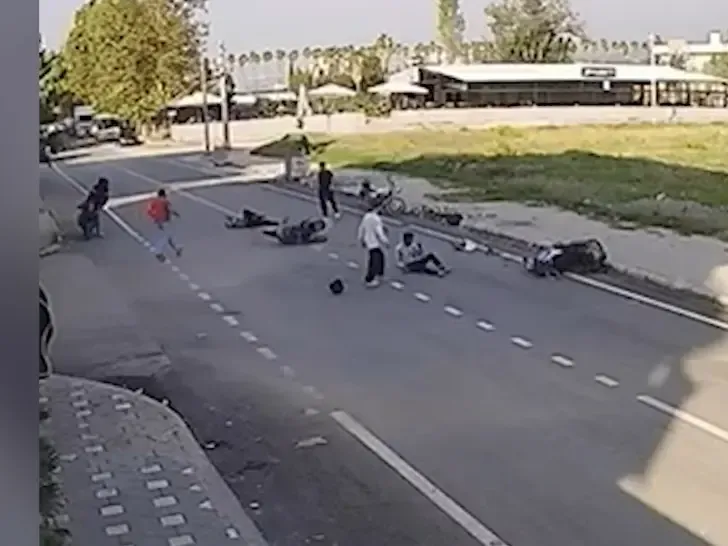 Motosiklet Kazası Kamerada! Dörtyol'da Feci Çarpışma Anı