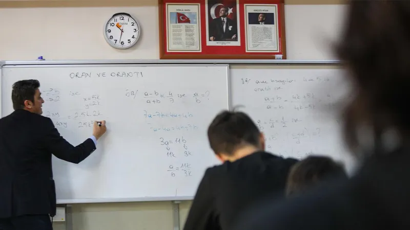 15 Bin Öğretmen Alımı: Başvuru İçin Son Saatler! Kaçırmayın!