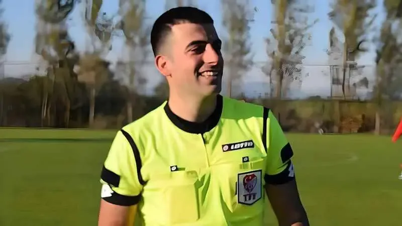 Adana Demirspor-Hatayspor Maçı: Genç Hakem Kararı Şaşırttı!