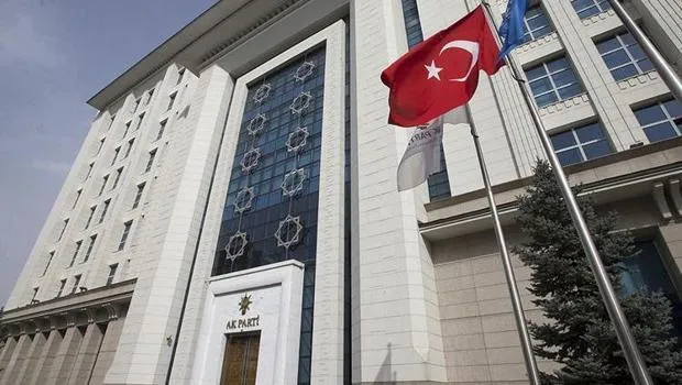 AK Parti'den 300 Bin Kişiye Dev Eğitim Hamlesi! İşte Detaylar