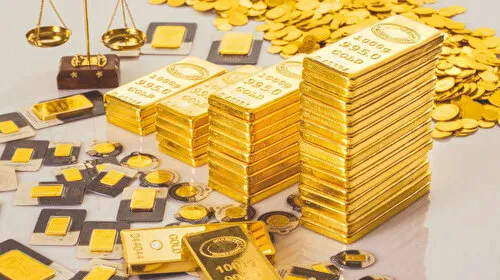 Altın Fiyatları Rekor Kırdı! Yatırımcılar Ne Yapmalı?