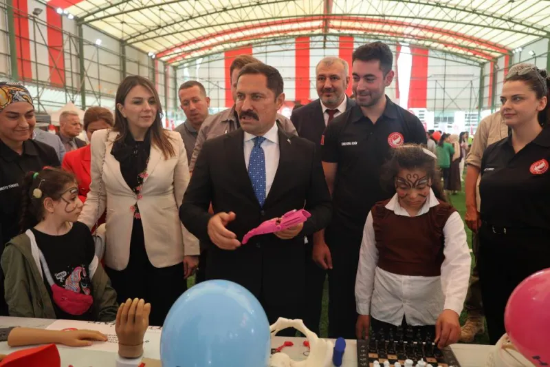 Antakya'da Depremzede Engellilerden Halay Şov!