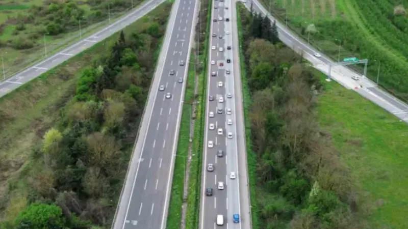 Bayram dönüşünde Anadolu Otoyolu'nda trafik yoğunluğu yaşanıyor