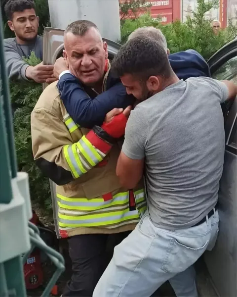 Belen'de Feci Kaza! İki Araç Kafa Kafaya Çarpıştı!