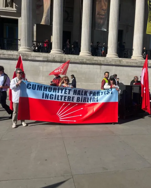 CHP Mitingi Londra’da Coşkuyla Gerçekleşti