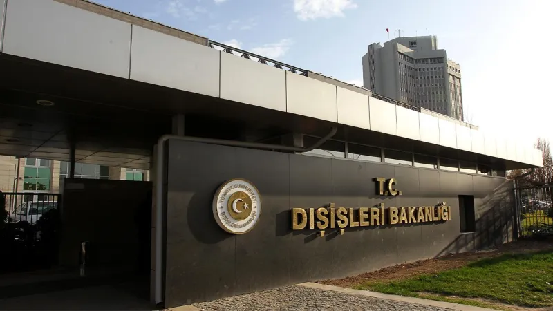 Atina'daki geçit töreninde Yunan askerlerinden Türkiye'ye provokatif sloganlar