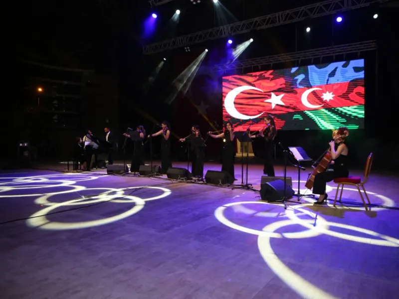 Hatay'da Turan Manafzade Rüzgarı! Anneler Günü Konseri Coşturdu