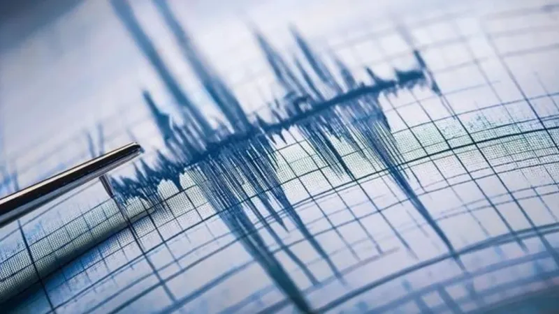 İstanbul'da Deprem Alarmı! Marmara Sallandı, Panik Anları!
