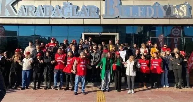 İzmir'de CHP'li Belediyelerde Kriz! Çiğli'den Sonra Karabağlar ve Konak
