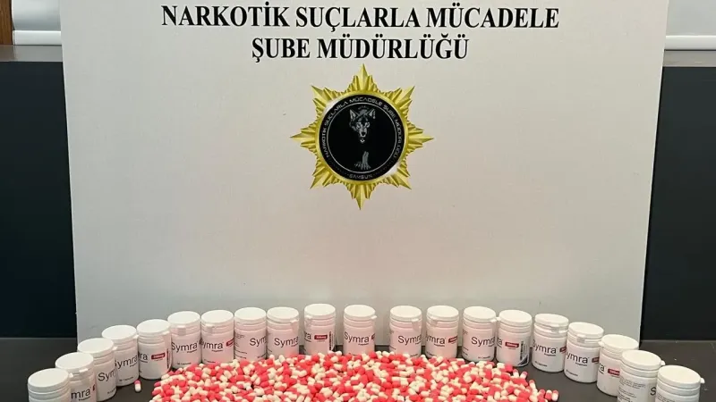 İzmir'de Şok Baskın! 122 Bin Uyuşturucu Hap Ele Geçirildi!