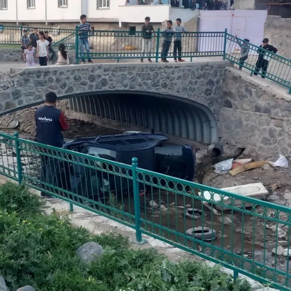 Diyarbakır'da Köprüden Uçan Sürücü! Kavga Kaosu!