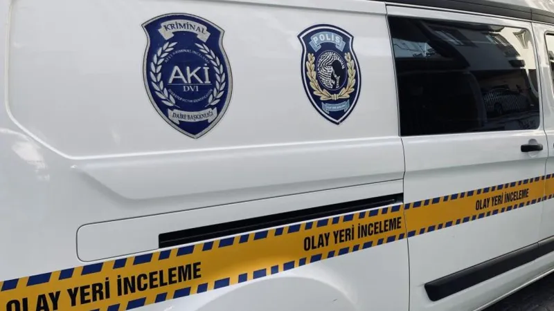 Küçükçekmece'de İş Yeri Kurşunlandı! Silahlar Konuştu