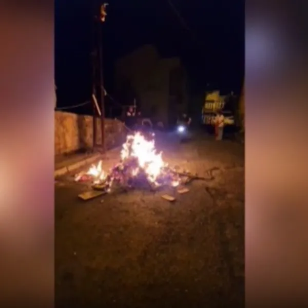 Motosikletli Alevlerin İçinden Geçti! İstanbul'da Şok Anlar