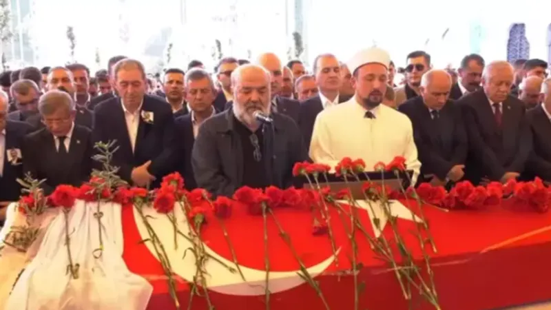 Sırrı Süreyya Önder'in Vasiyeti: Cenaze Namazını Kim Kıldırdı?