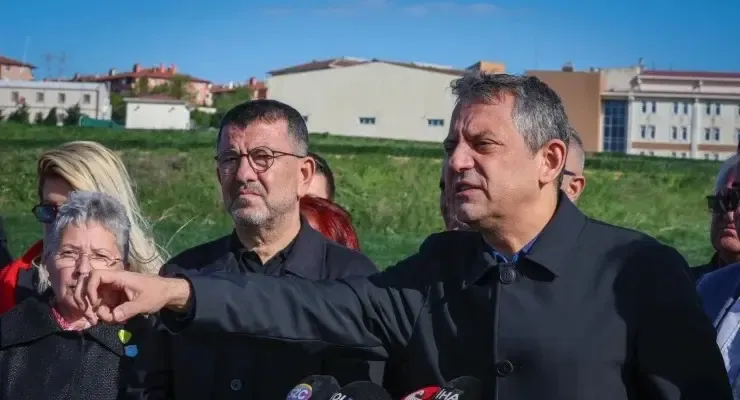 Özgür Özel'den Şok Sözler: İmamoğlu'na Yapılan Neden Erdoğan'a Da Yapıldı?