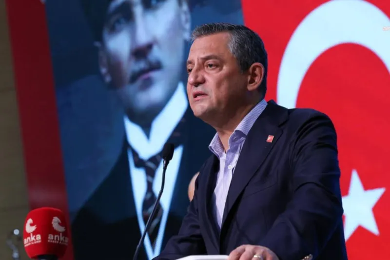 Özgür Özel'den 23 Nisan'da Şok Sözler! Demokrasi Tehlikede Mi?