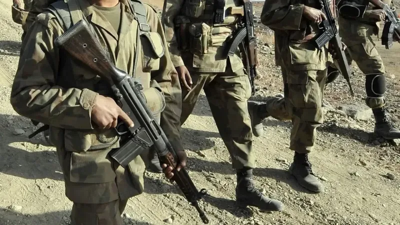 Pakistan'da Bomba Alarmı! 7 Asker Şehit, Hindistan mı Sorumlu?