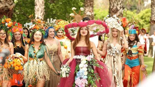 Adana Portakal Çiçeği Karnavalı: Sokaklar Bayram Yerine Döndü!