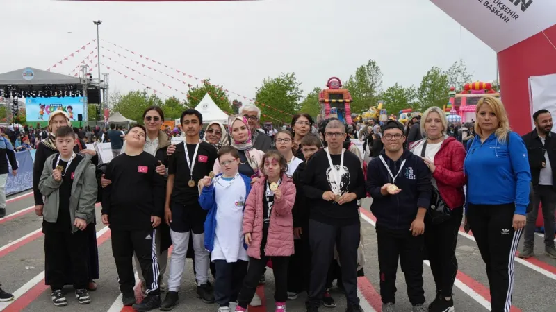 Samsun'da Rekor! 15 Bin Çocuk Maratonla Coştu! İşte O Anlar!