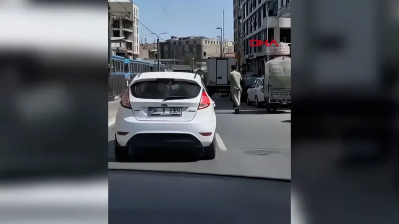 Kasksız Scooter Dehşeti! İstanbul'da Ölümle Dans Ettiler