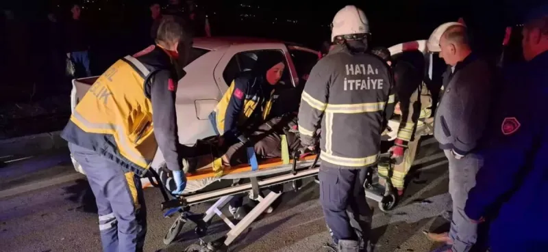 Kırıkhan'da Feci Kaza! Otomobiller Çarpıştı, 4 Yaralı!