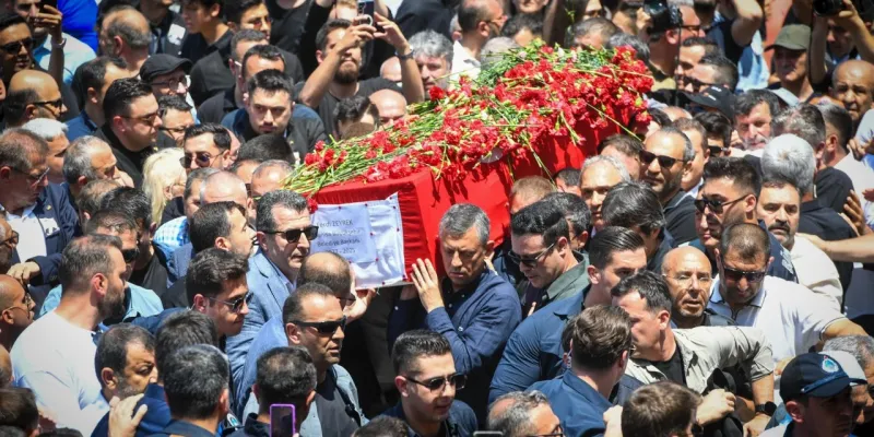 Özgür Özel'den veda ve teşekkür paylaşımı