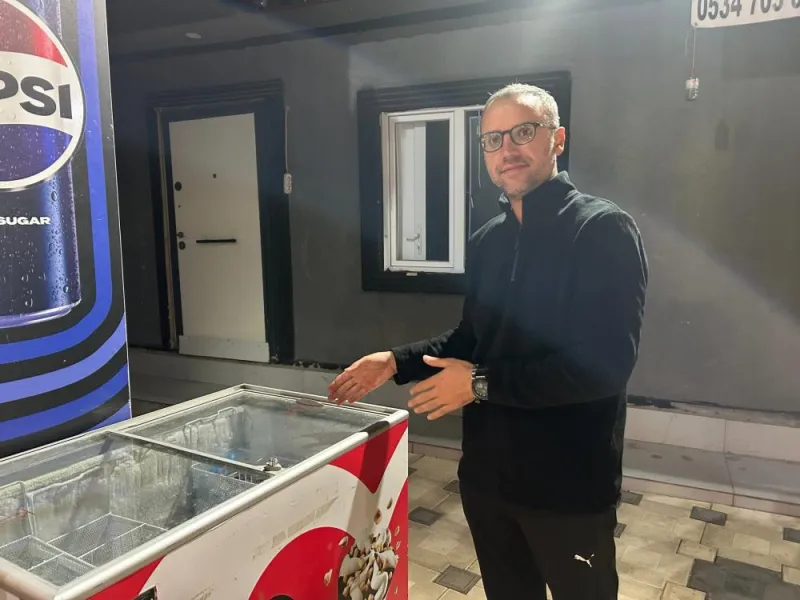 Dondurma Hırsızı Kamerada! 7 Bin TL'lik Vurgun Şoke Etti