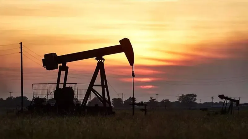 Petrol fiyatları İsrail'in İran'a saldırmasıyla yüzde 7'den fazla yükseldi